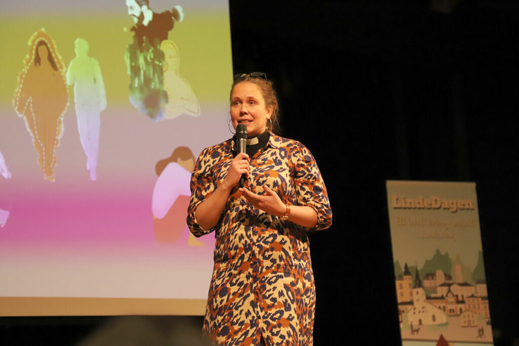 Peter Rung föreläste om våld i nära relation: ”Våga störa” | LindeNytt.com